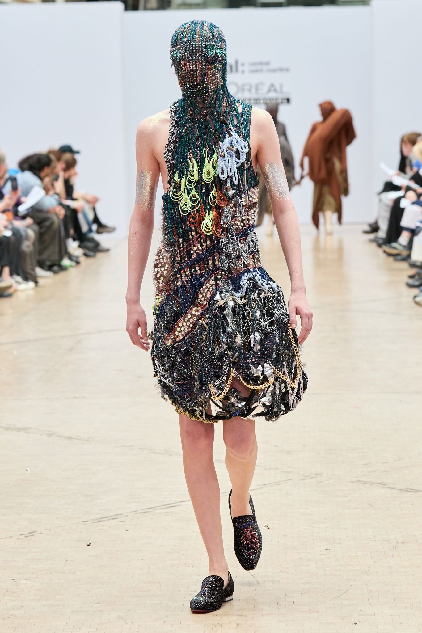 Look 6: Masked Reclaimer